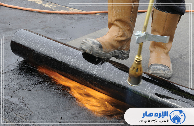 عزل الاسطح بالفوم في العين 0505587508 الإزدهار نحن شركة متخصصة في عزل الأسطح بالفوم في العين، نوفر حلولًا متطورة لعزل الحرارة والمياه، باستخدام مواد فوم عالية الجودة تضمن حماية طويلة وأداء مثالي.