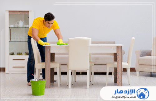 نقدم خدمة تنظيف شاملة لغرف الطعام والمعيشة، بدءًا من تنظيف تلميع الأسطح والجدران وحتى تنظيف المفروشات. نضمن لك في شركة الإزدهار 0505587508 بيئة صحية ومنظمة في كل زاوية من منزلك.